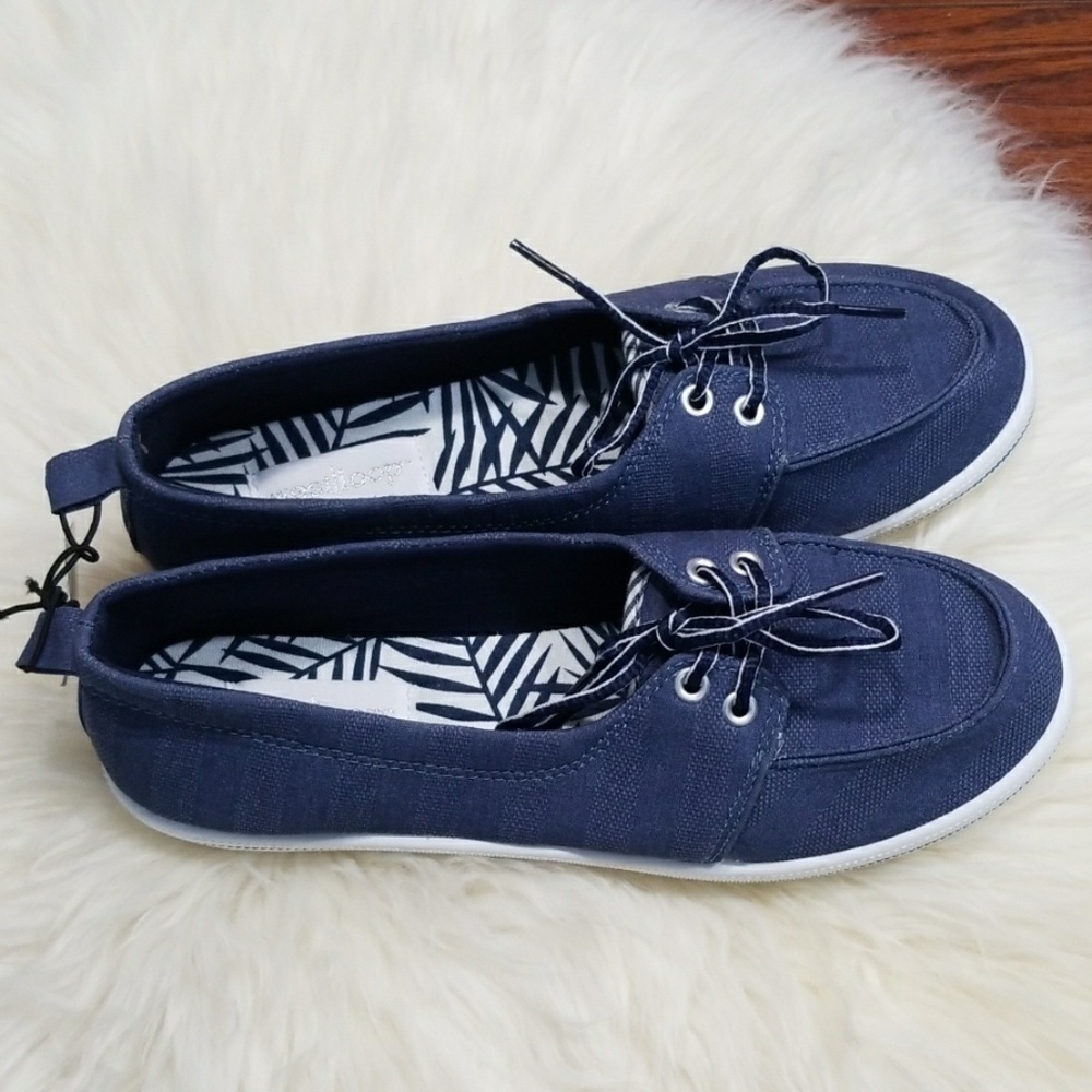 Womens Boat Shoes - Picture 2 of 7